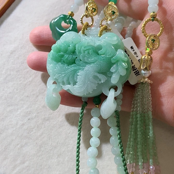 翡翠未镶嵌颈饰翡翠吊坠