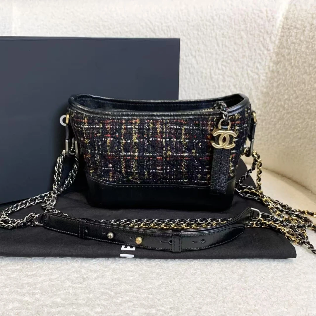 99新 Chanel/香奈儿 壹臻/黑金毛呢流浪小号包 28 开 11195547