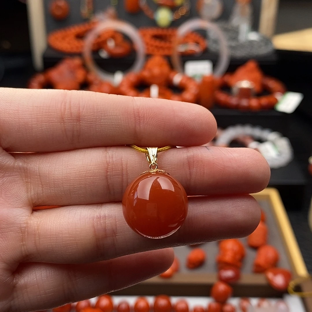 南红玛瑙18K金镶嵌四川凉山转运珠吊坠15.8mm
