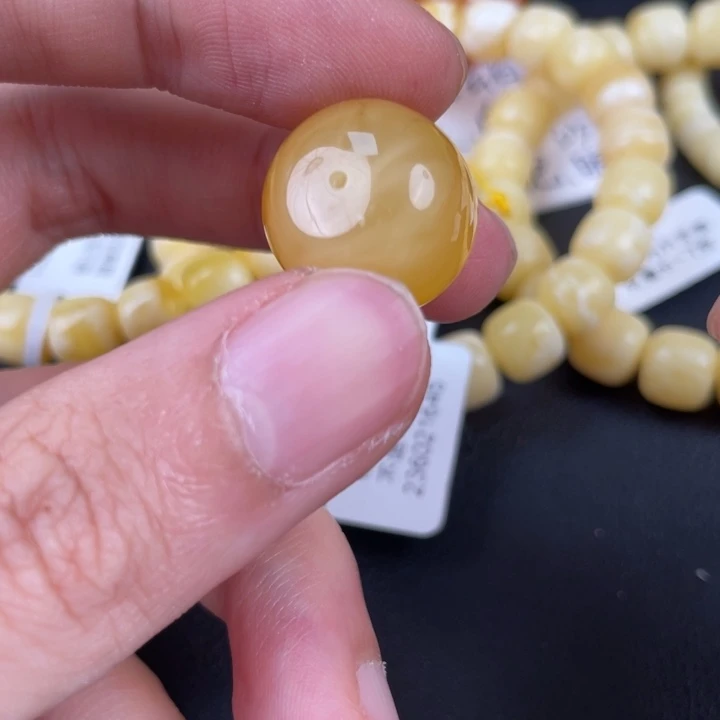 琥珀裸石未镶嵌天然113