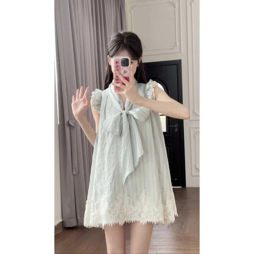 小小仟 「蓝风铃」松弛少女条纹蝴蝶结系带显瘦蕾丝小飞袖连衣裙