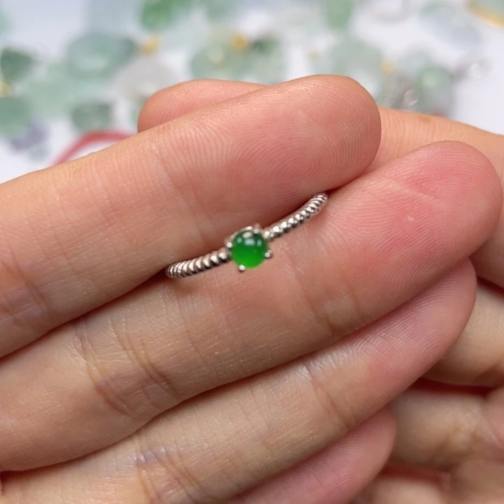 翡翠戒指银S925镶嵌米*?699999999