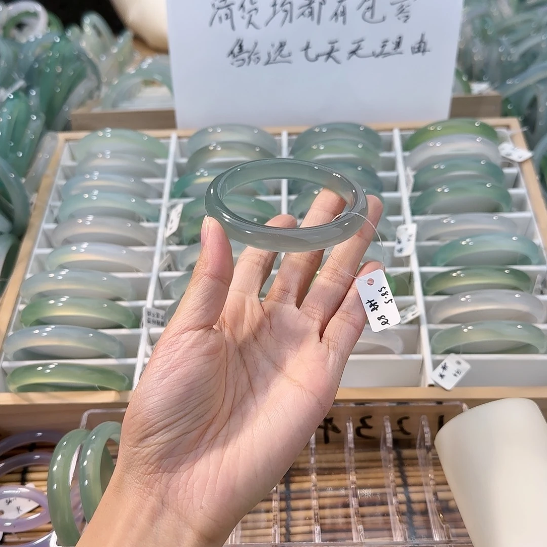 玛瑙/玉髓未镶嵌手镯圈口58.5