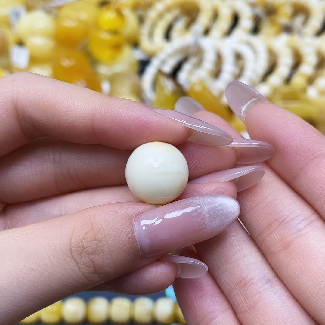 蜜蜡未镶嵌裸石沁色圆珠15.4mm