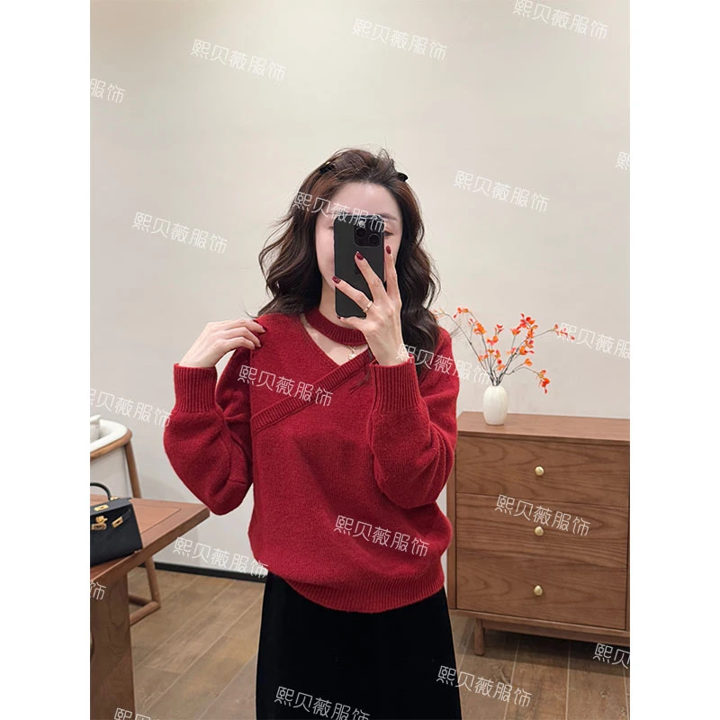 熙贝薇2 【小心机毛衣】年货不规则挂脖露锁骨百搭毛衣针织衫 D8923