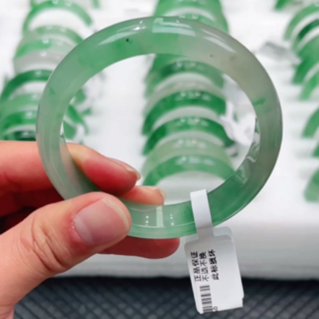 玉镯严选/天然冰飘花非洲翠-手镯