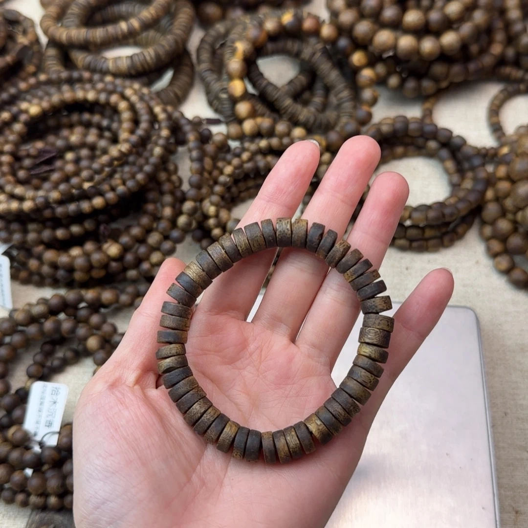 沉香碎屑沉香+沉水浮卡8.8厚片珠