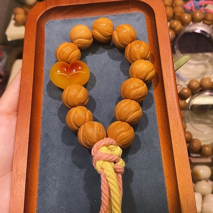 猴头核桃手串卷卷酥小手持（可改配改流苏