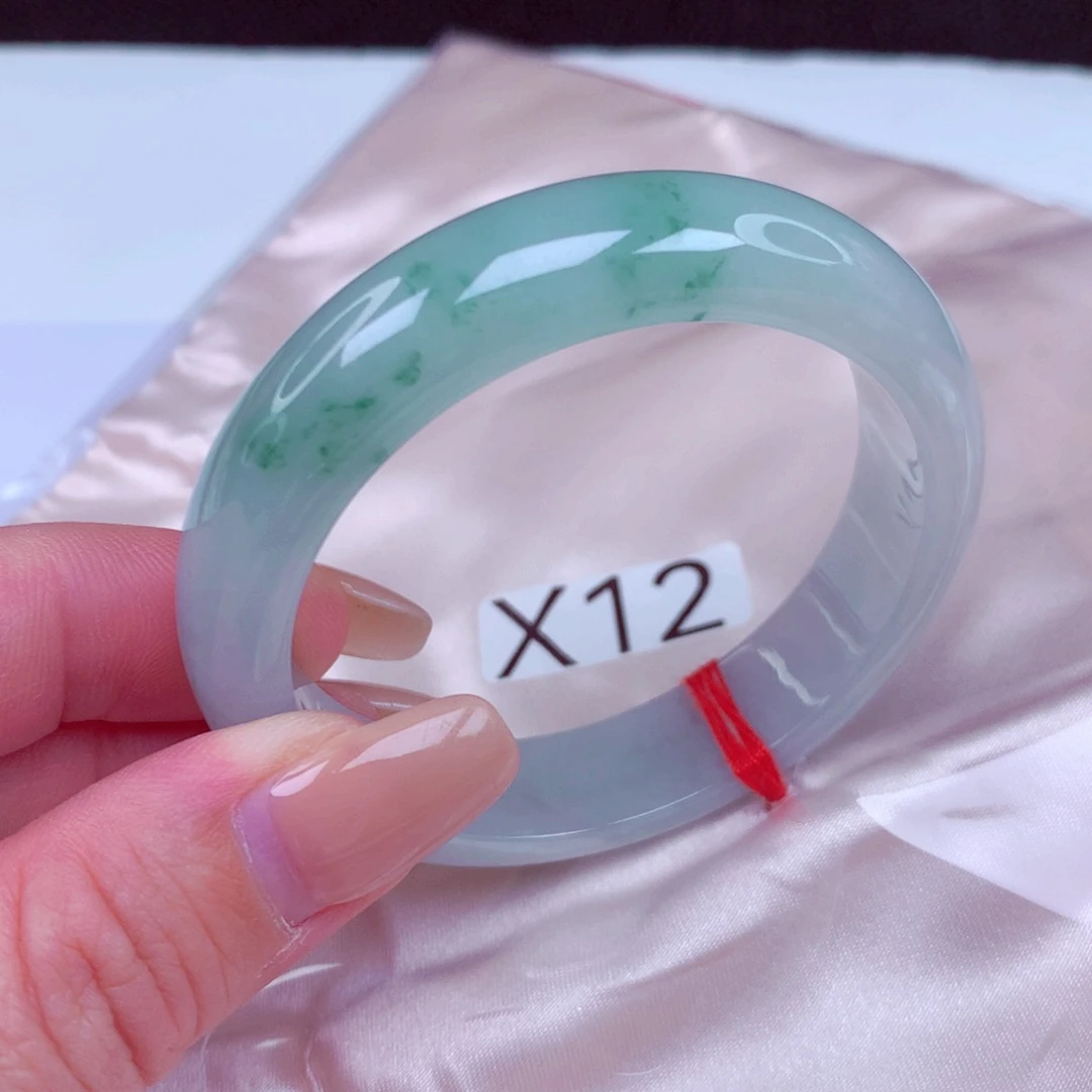 翡翠未镶嵌手镯手镯