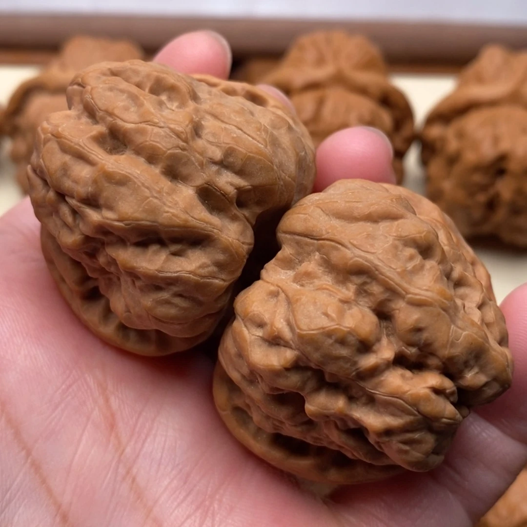 【闪购商品】把件文玩核桃边40左右