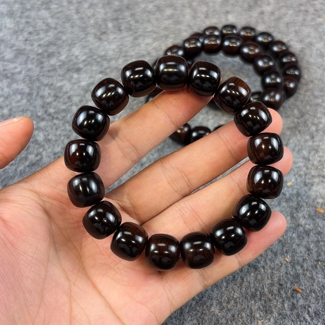 崖柏太行崖柏绿色结油手串五灵脂1.3/1.4收藏品