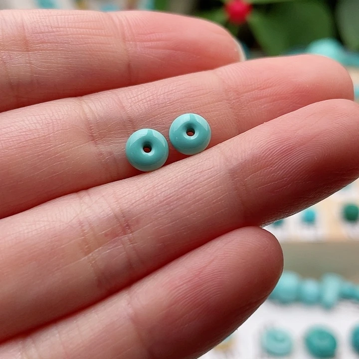 绿松石配饰未镶嵌倍**?