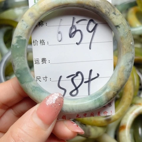 岫岩老玉（透闪石质玉）手镯未镶嵌