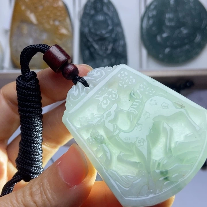 颈饰未镶嵌翡翠翡翠