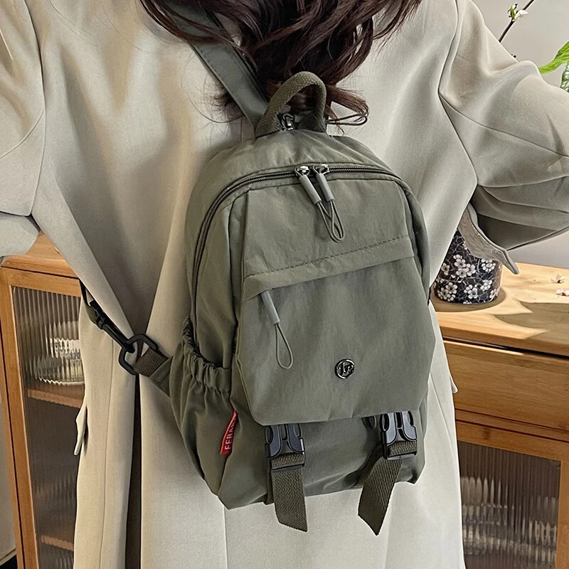 2025新款双肩包女大学生轻便大容量多功能背包旅行通勤休闲包胸包