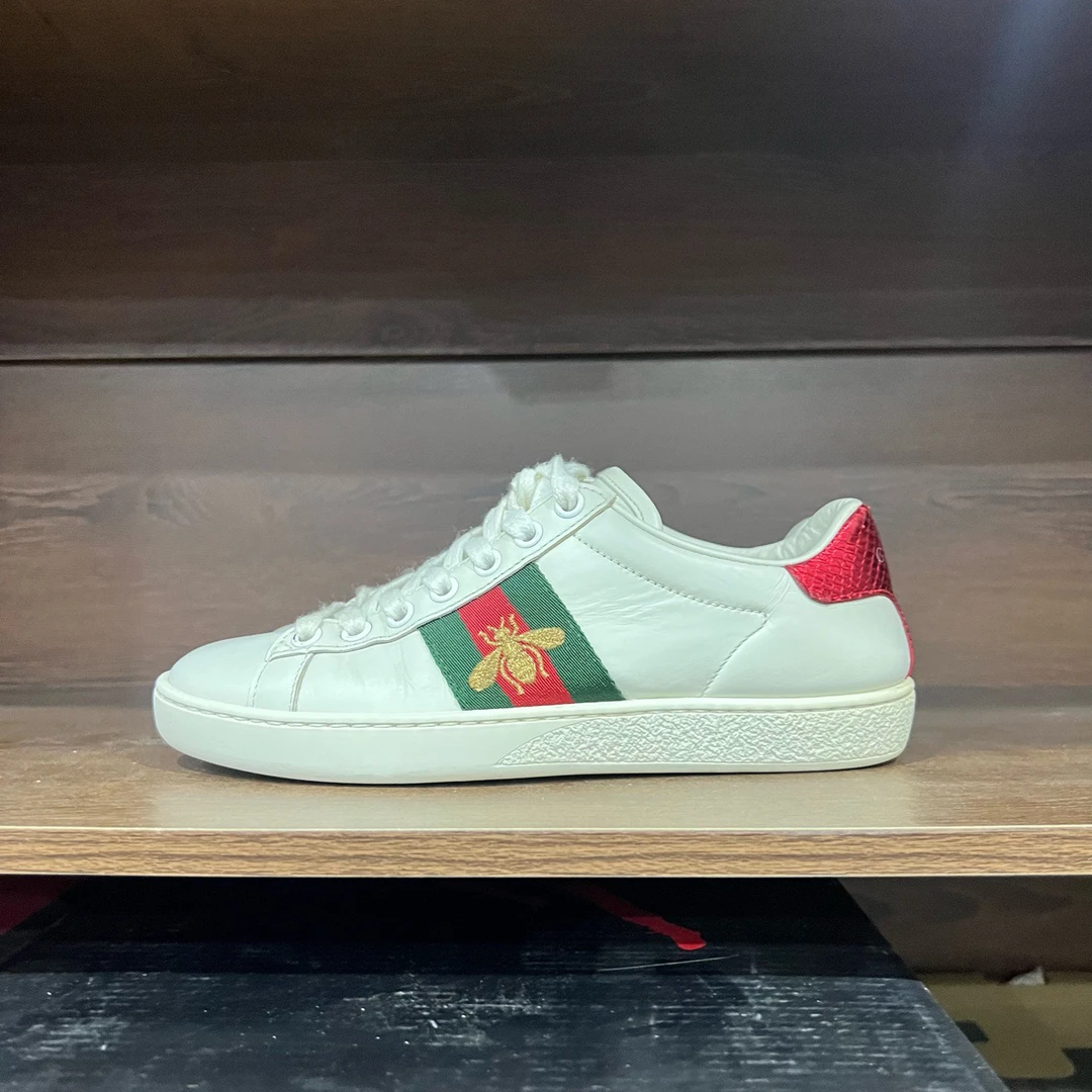 Gucci经典白色小蜜蜂板鞋 35码 无盒 成色不错