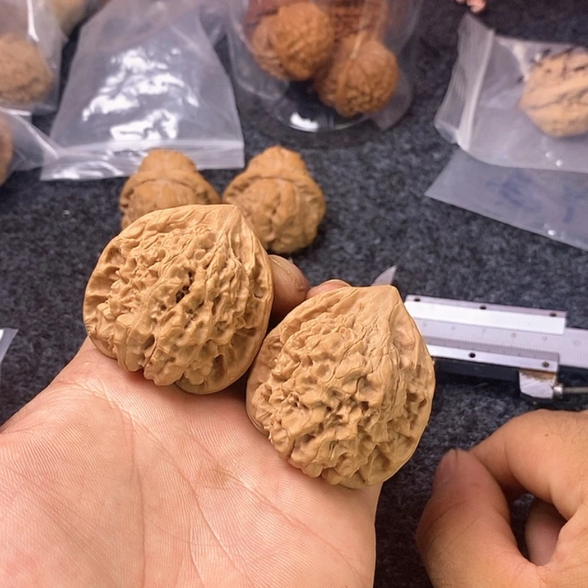 【闪购商品】文玩核桃吊坠44官帽