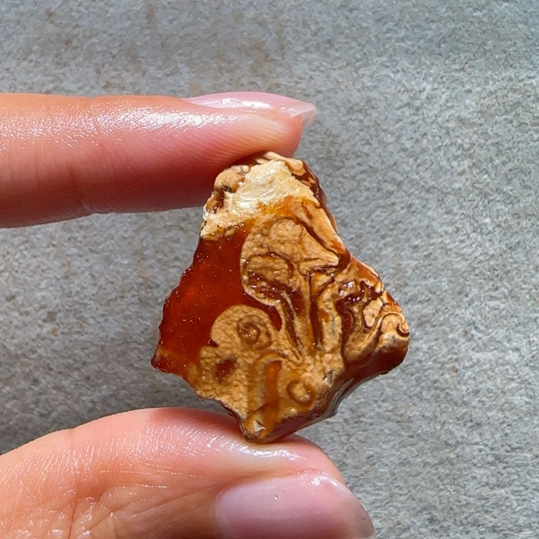 未镶嵌定制琥珀在****蜂专拍