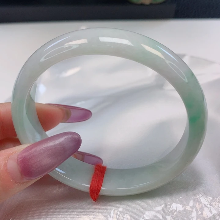 翡翠手镯（贵妃镯）未镶嵌