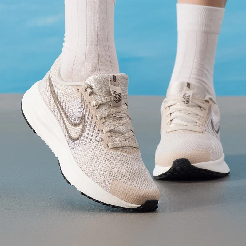 NIKE/耐克女鞋秋季运动鞋RUNDEFY健身训练缓震耐磨轻便透气跑步鞋