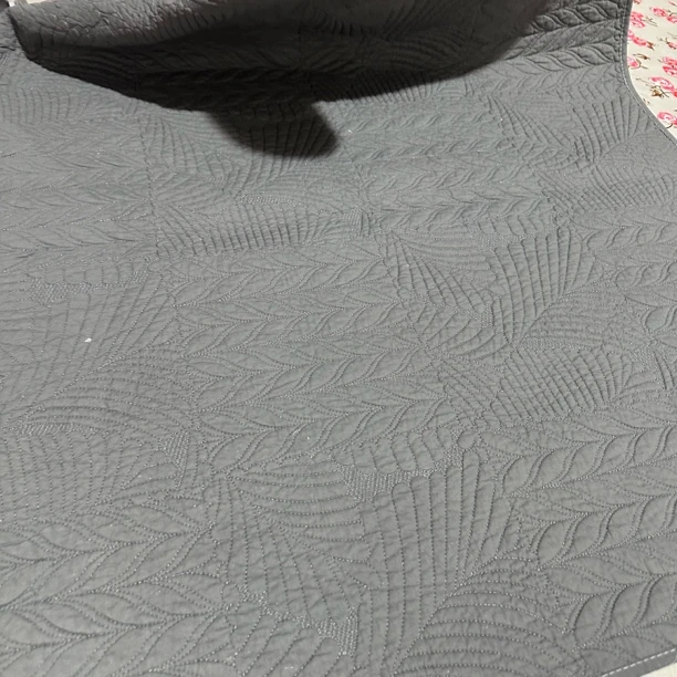 《辉岳》约90x200 深灰色叶子款棉质沙发垫 发一个瑕疵