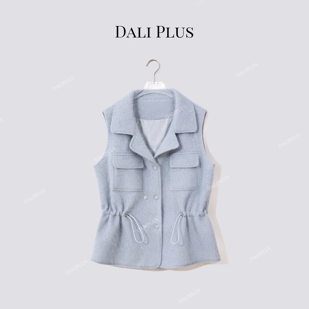 DALI PLUS“羊绒兔毛浅蓝拉绒收腰马甲”包边香风马甲-D5CH5239