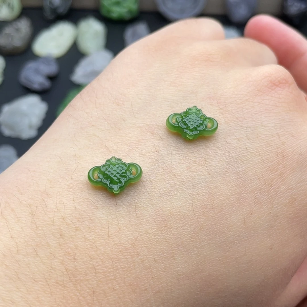 【闪购商品】颈饰未镶嵌和田玉