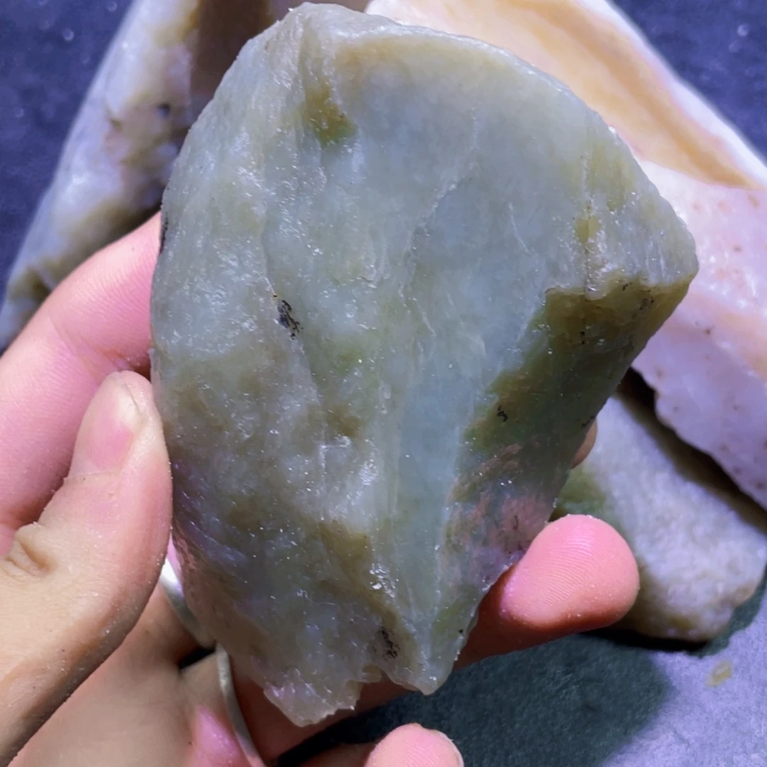 和田玉未镶嵌珠宝半成品