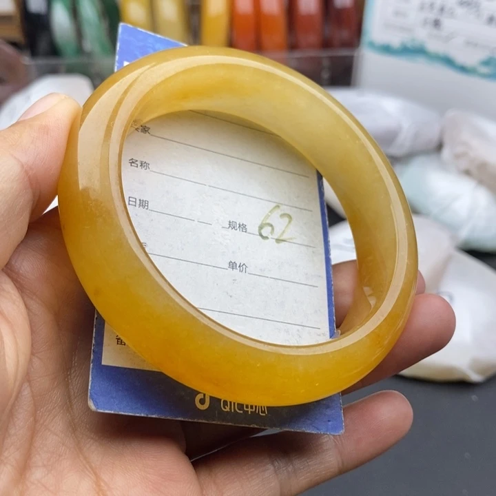 未镶嵌手镯石英质玉