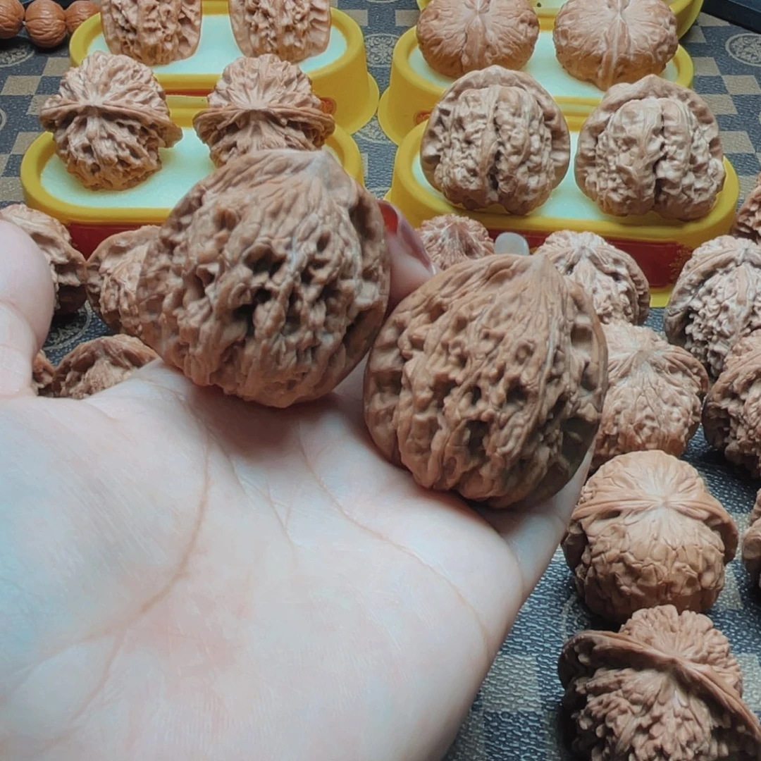 桃核把件全品麦穗虎头