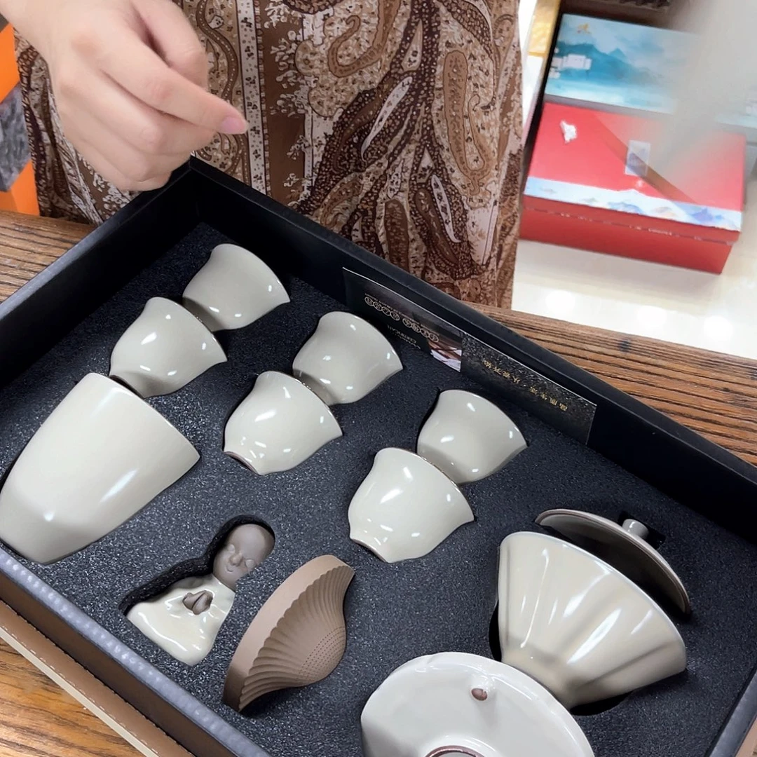 孤品茶具套装等。