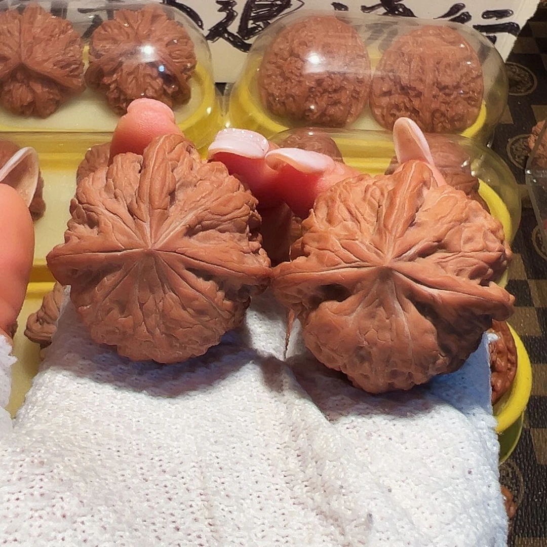 深***蟹吊坠文玩核桃40全品凹底三棱