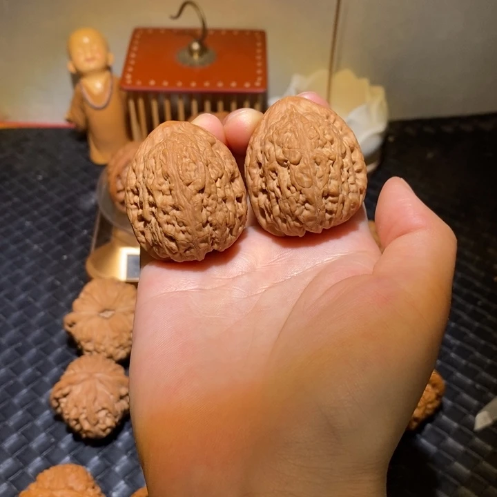 文玩核桃吊坠35滚石元宝