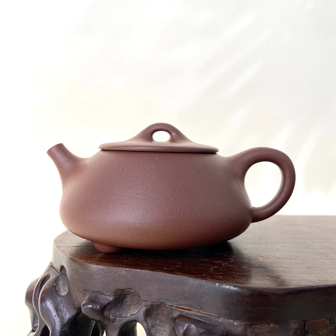 宜兴手工紫砂陶 （吴春香）220cc茶壶GS4213-4