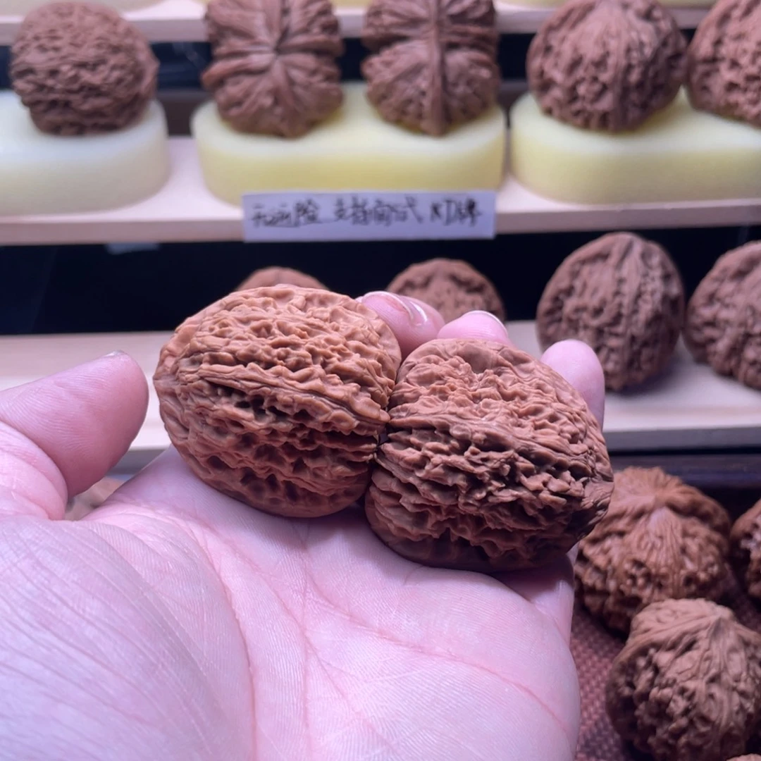 文玩核桃把件南疆石