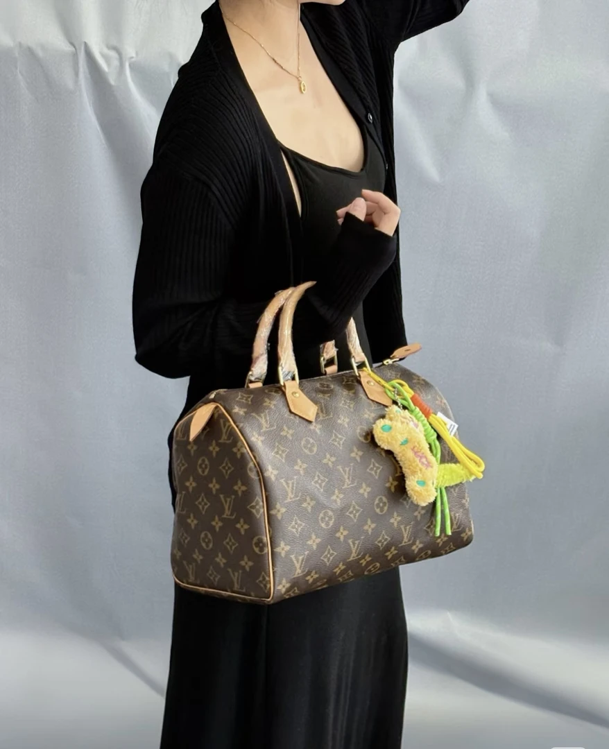 修复品LouisVuitton/路易威登speedy 30单肩斜挎包后换植鞣革