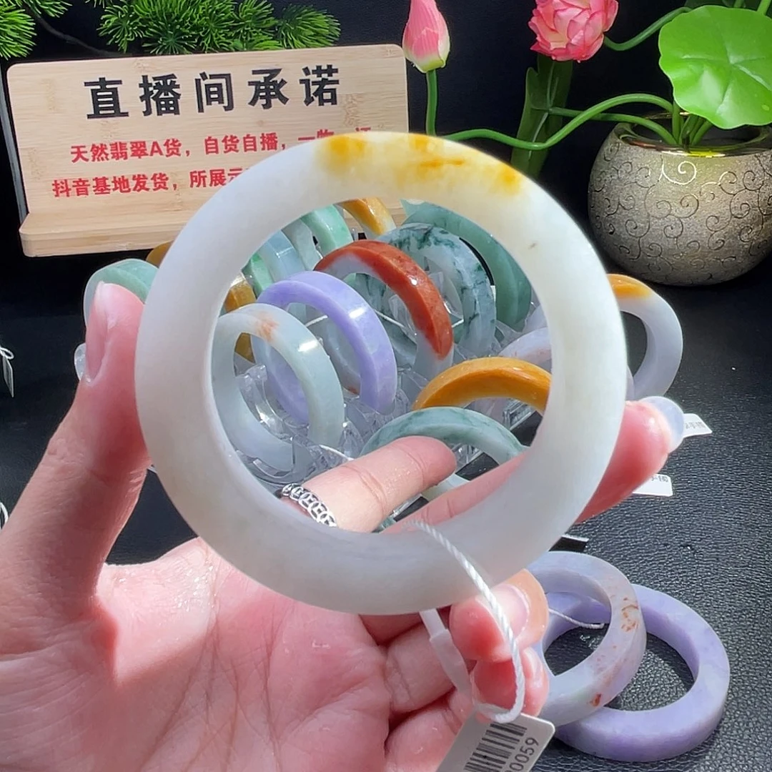 未镶嵌翡翠手镯定制翡翠