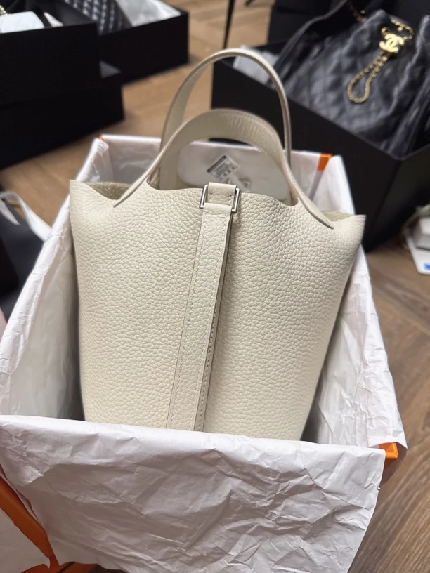 未使用 Hermes/爱马仕 澳海贝/菜篮子奶昔白银扣