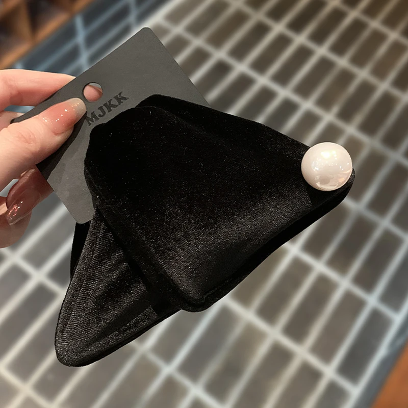 赫本风丝绒仿珍珠鲨鱼夹韩国名媛小香风气质高级感半扎发抓夹顶夹