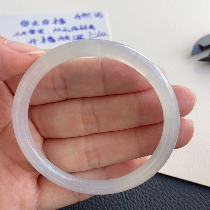 翡翠未镶嵌手镯52圆条