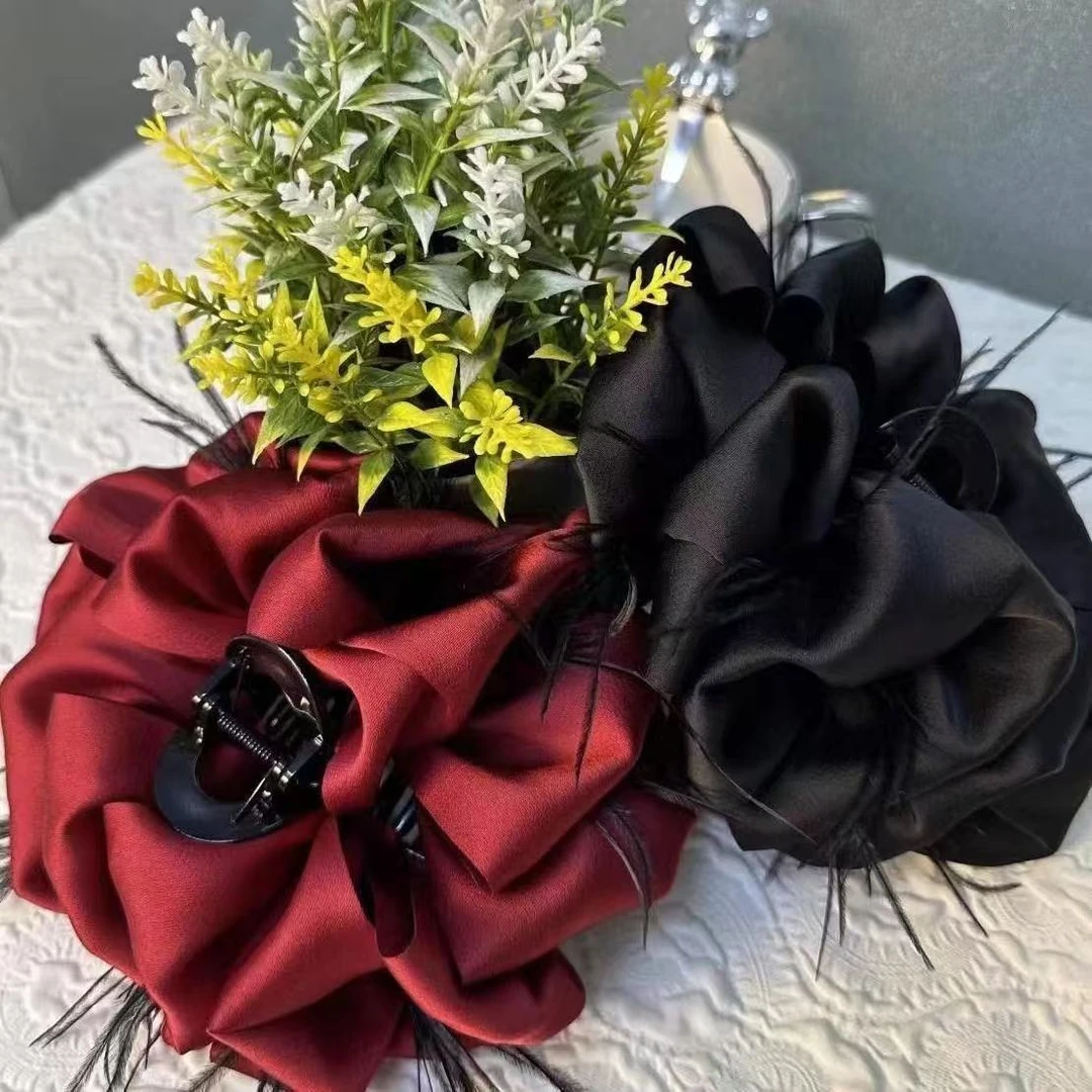 新款缎面云朵抓夹ins风在逃公主大鲨鱼夹气质现货布艺发饰抓夹