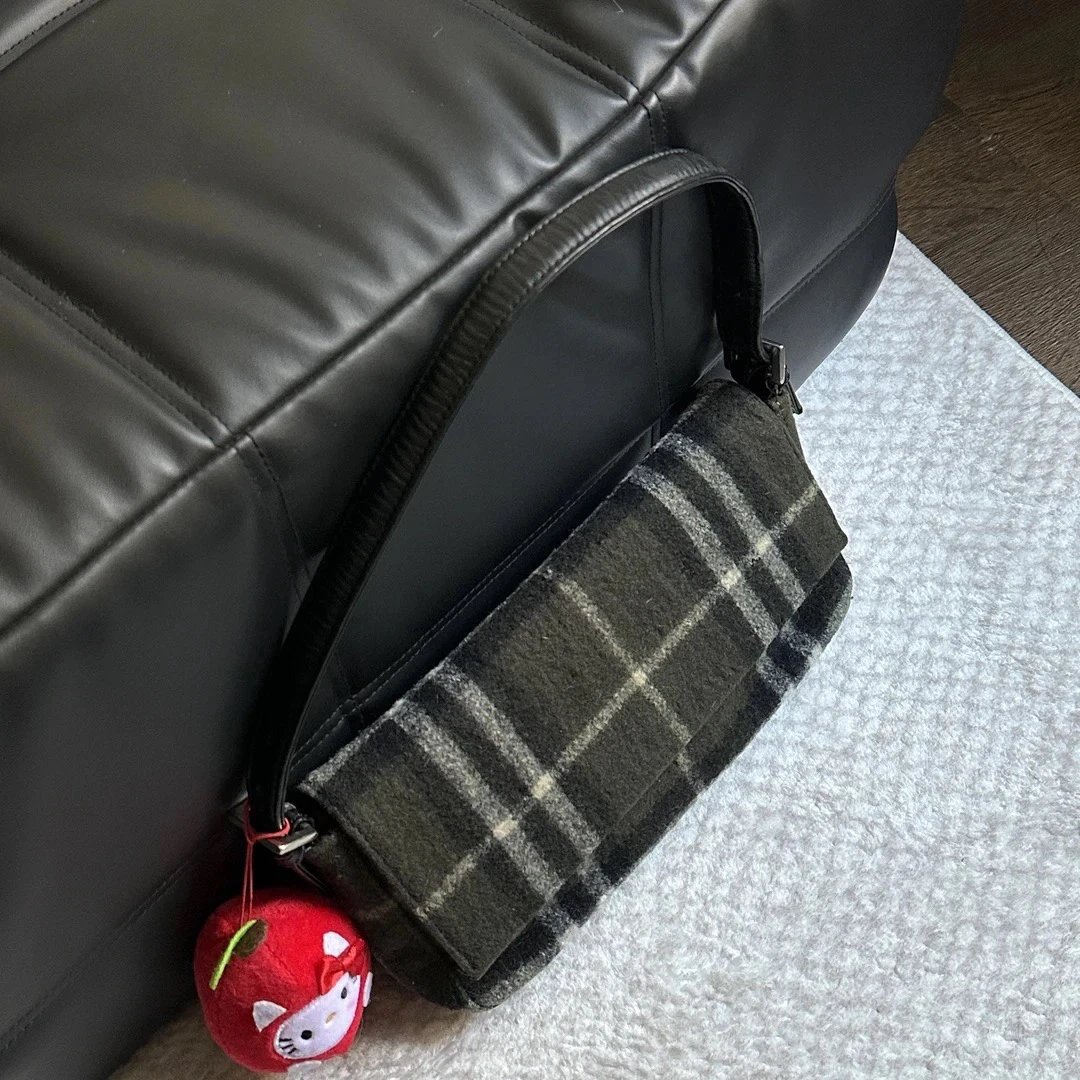 95新 BURBERRY/博柏利 上海自播/巴宝莉单肩包