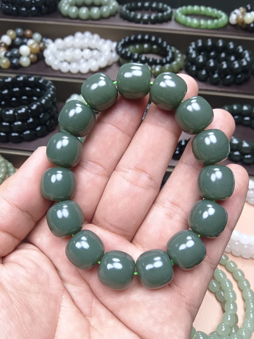 新疆和田玉且末蓝特细卡14X15