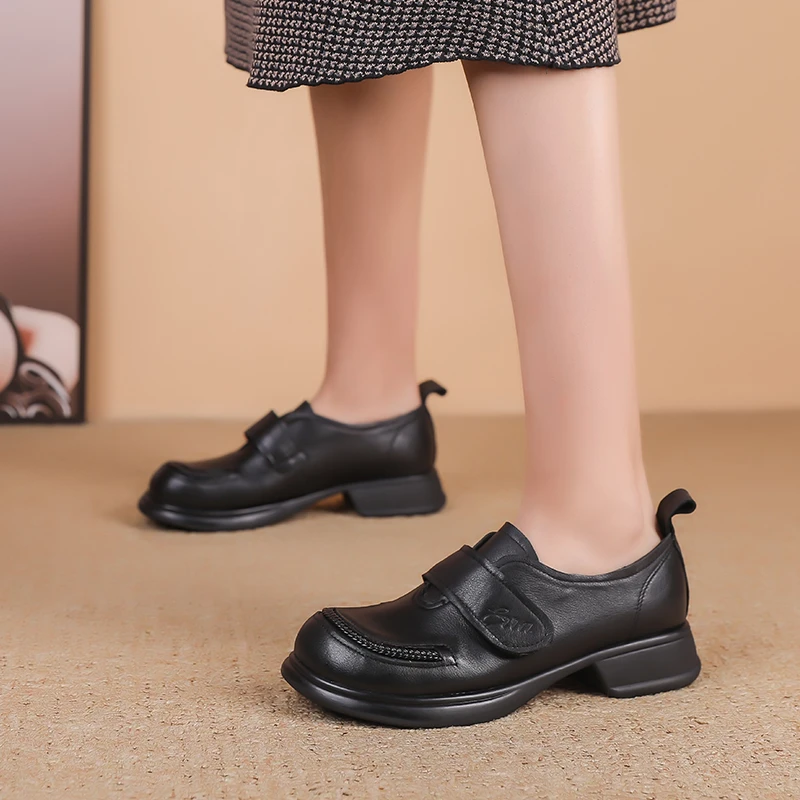 秋季新款女鞋真皮舒适软底中老年防滑平跟单鞋乐福鞋百搭黑色皮鞋