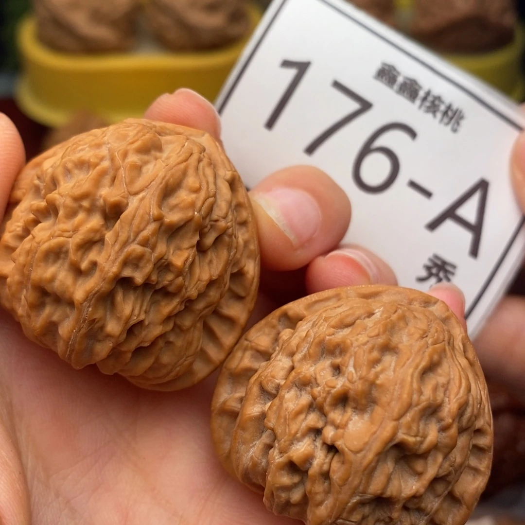 文玩核桃把件毕业三角白36……