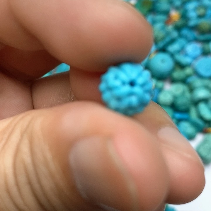 绿松石未镶嵌珠宝奇石