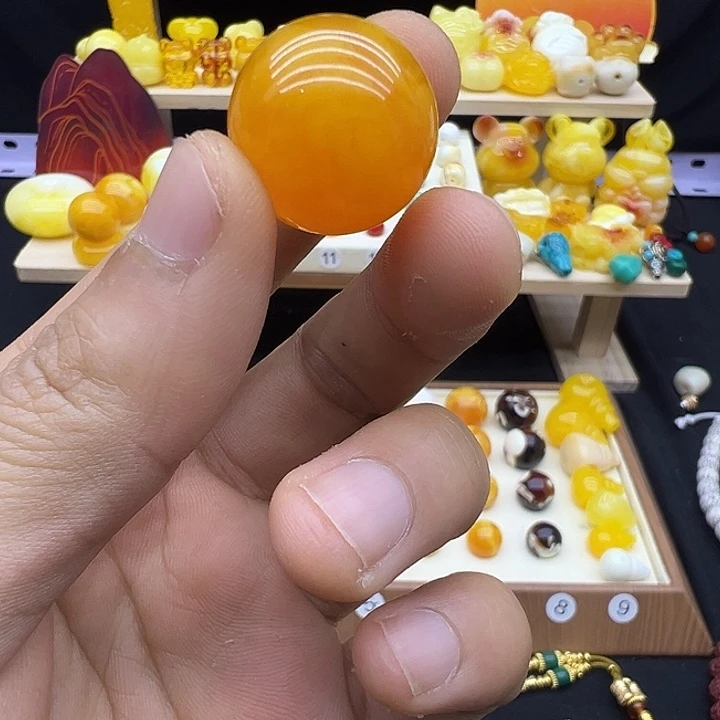 琥珀未镶嵌裸石配饰