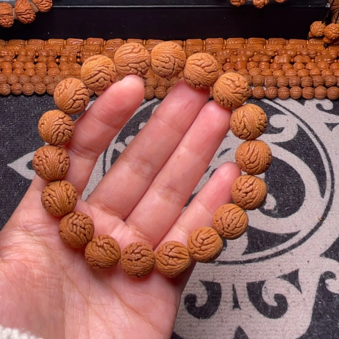 吊坠桃核龙纹绣球14+