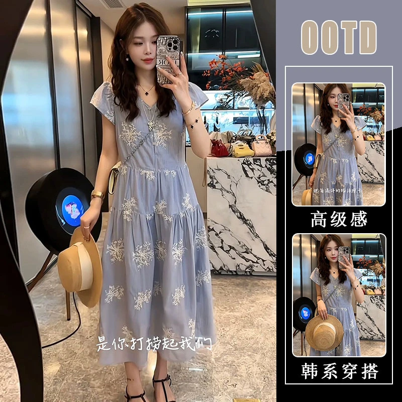 温柔风复古小清新设计感飞飞袖连衣裙女2025年优雅气质宽松A字裙