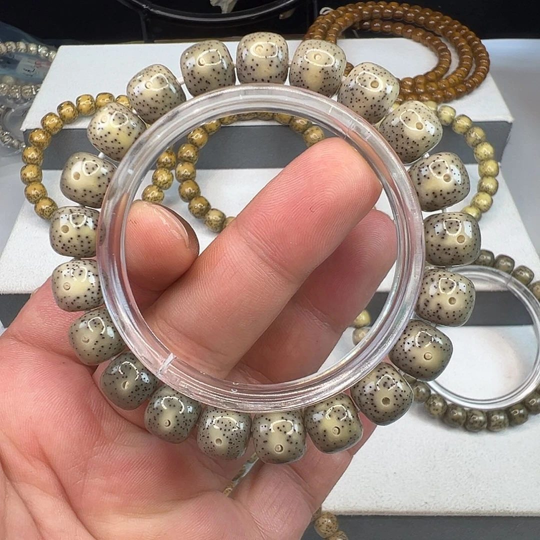 加***所手串星月菩提石玉料11×10针尖星点货一物一图